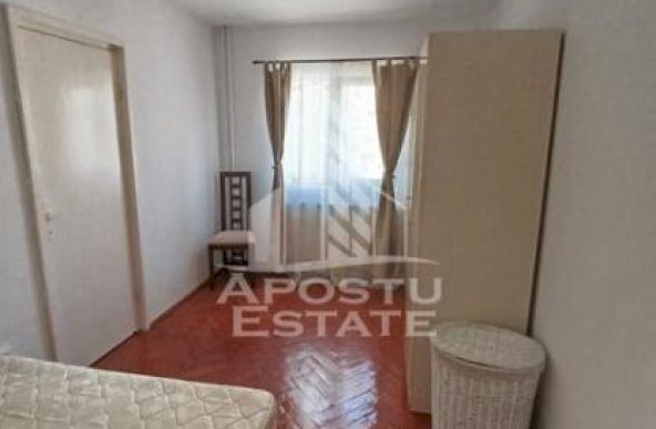 Apartament cu 3 camere, etaj intermediar, centrala proprie, Girocului