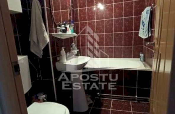 Apartament 3 camere, centrala proprie, bloc anvelopat cu lift, Sagului