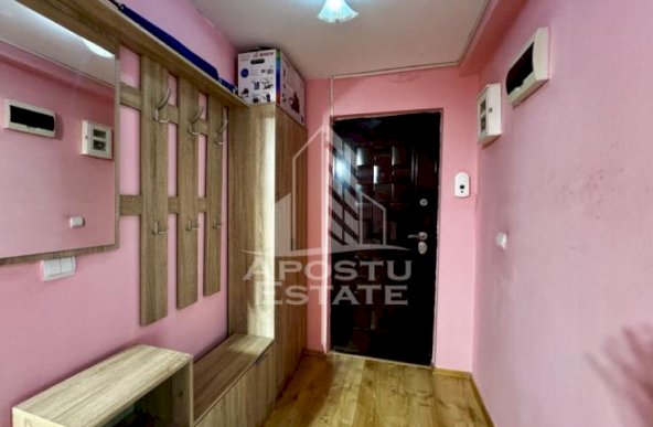 Apartament cu 3 camere, zona Soarelui