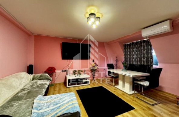 Apartament cu 3 camere, zona Soarelui