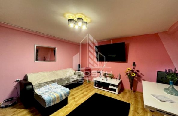 Apartament cu 3 camere, zona Soarelui