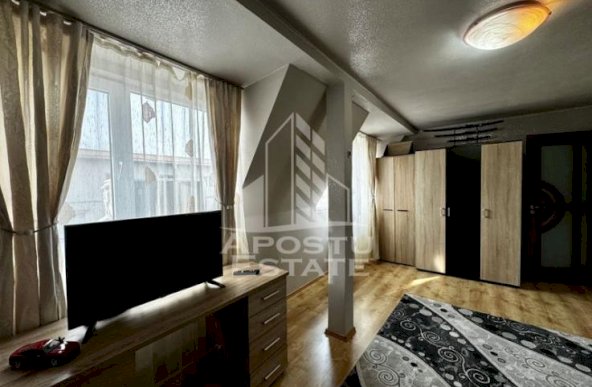 Apartament cu 3 camere, zona Soarelui