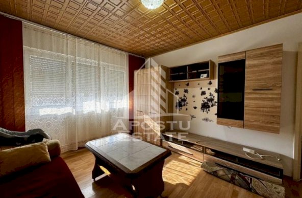 Apartament cu 3 camere, zona Dacia