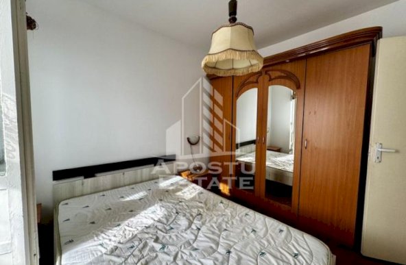 Apartament cu 3 camere, zona Dacia