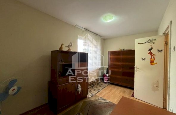 Vanzare apartament 2 camere , centrala proprie, zona Spitalul Judetean