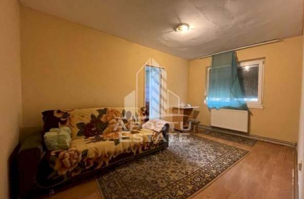 Vanzare apartament 2 camere , centrala proprie, zona Spitalul Judetean