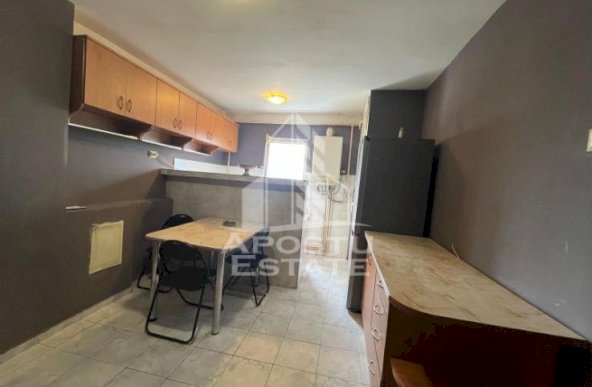 Apartament cu 2 camere, confort 1, centrala proprie, etaj intermediar