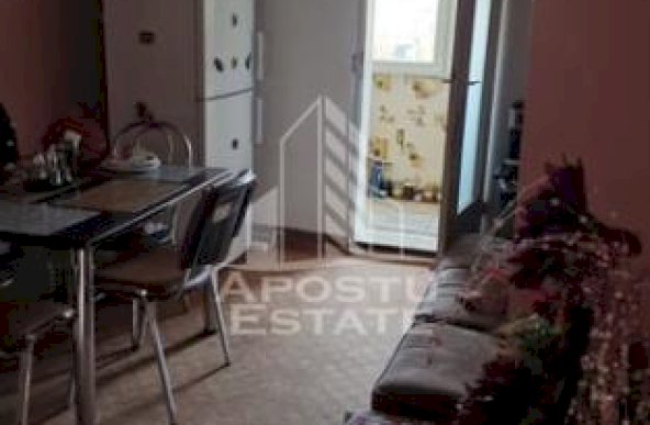 Apartament cu 2 camere, decomandat, situat in zona Soarelui