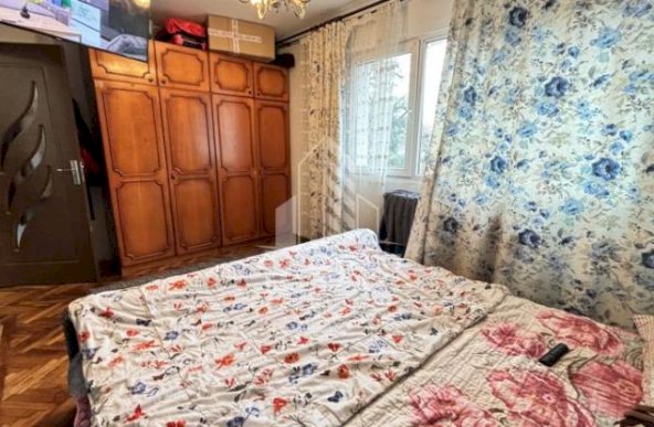 Apartament 3 camere, etaj intermediar, centrala proprie, zona Sagului