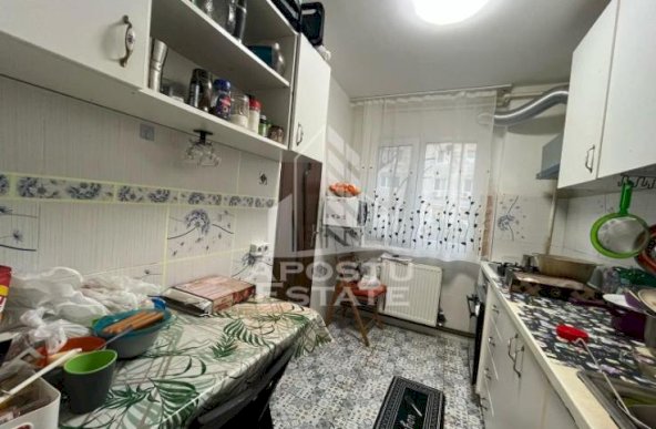 Apartament cu 3 camere, decomandat, centrala proprie, etajul 2, Saguui