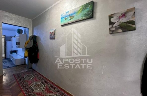 Apartament cu 3 camere, decomandat, centrala proprie, etajul 2, Saguui