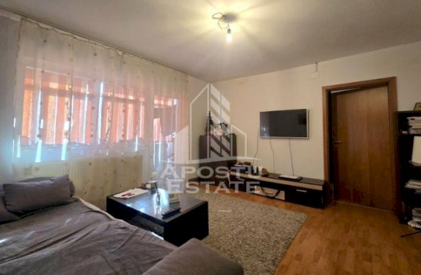 Apartament cu 2 camere, etaj intermediar, zona Iulius Mall