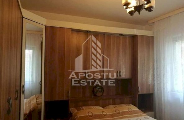 Apartament 3 camere,centrala proprie, zona Aradului