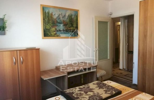 Apartament 3 camere,centrala proprie, zona Aradului