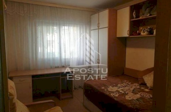 Apartament 3 camere,centrala proprie, zona Aradului