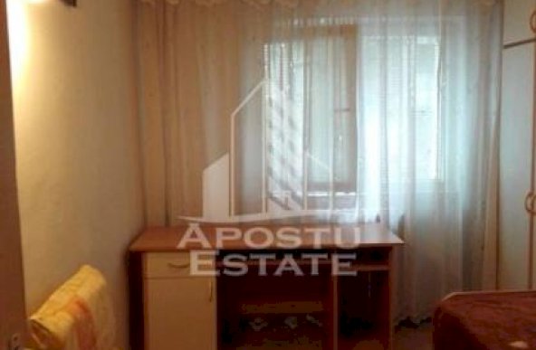 Apartament 3 camere,centrala proprie, zona Aradului