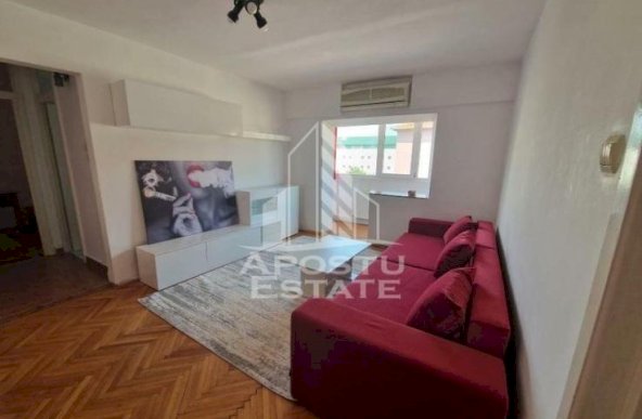 Apartament cu 3 camere in zona Complexului. centrala termica, boxa