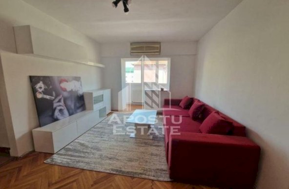 Apartament cu 3 camere in zona Complexului. centrala termica, boxa