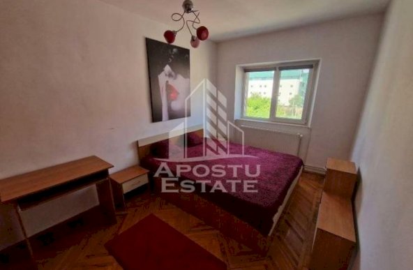 Apartament cu 3 camere in zona Complexului. centrala termica, boxa