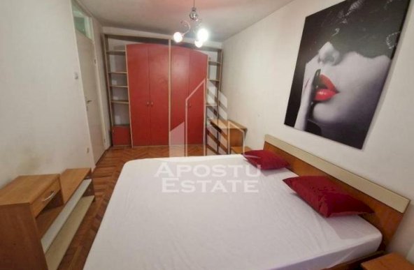 Apartament cu 3 camere in zona Complexului. centrala termica, boxa