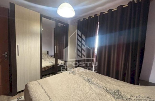 Apartament cu 3 camere, decomandat, etaj intermediar, zona Sagului