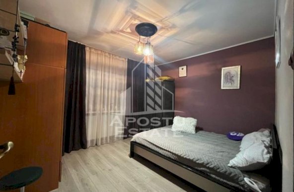 Apartament cu 3 camere, decomandat, renovat, zona Soarelui