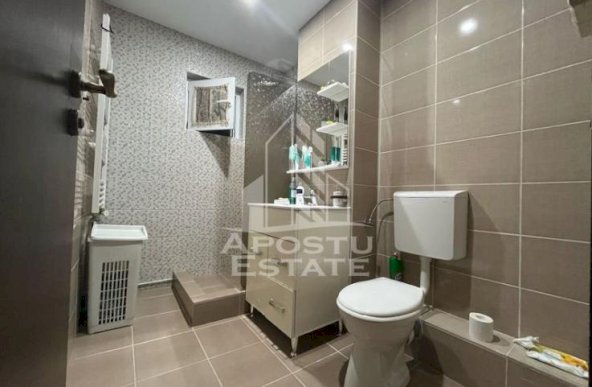 Apartament cu 3 camere, decomandat, renovat, zona Soarelui