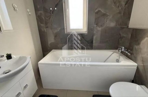 Apartament cu 3 camere, Calea Torontalului, Curte proprie