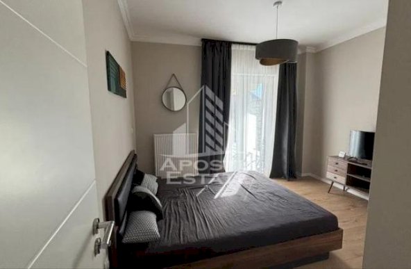 Apartament cu 3 camere, Calea Torontalului, Curte proprie