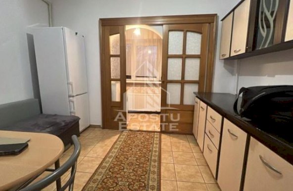 Apartament cu 2 camere decomandat, centrala proprie in zona Soarelui