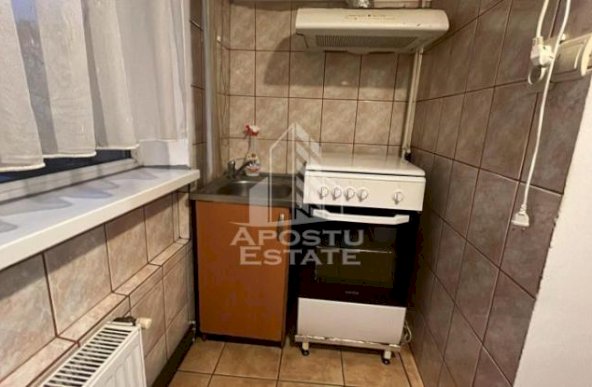 Apartament cu 2 camere decomandat, centrala proprie in zona Soarelui