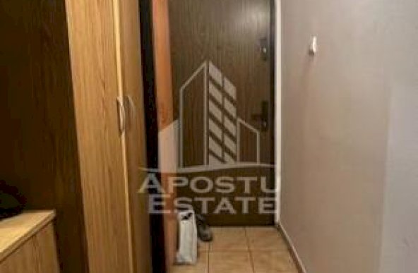 Apartament cu 2 camere decomandat, centrala proprie in zona Soarelui