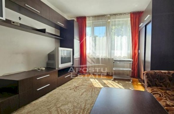 Apartament 2 camere decomandatin zona podgoria