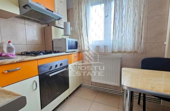 Apartament 2 camere decomandatin zona podgoria