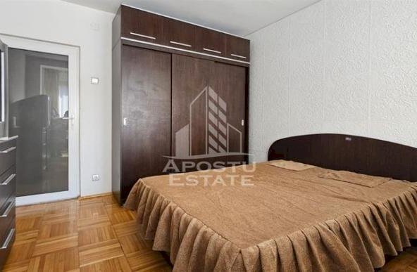 Apartament 2 camere decomandatin zona podgoria