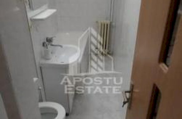 Apartament 2 camere, Soarelui, Curte Proprie