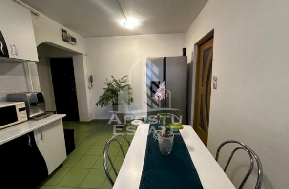 Apartament 3 camere, etaj intermediar, langa Spitalul Judetean