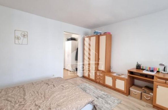 Apartament 1 camera, etaj intermediar, zona Circumvalatiunii