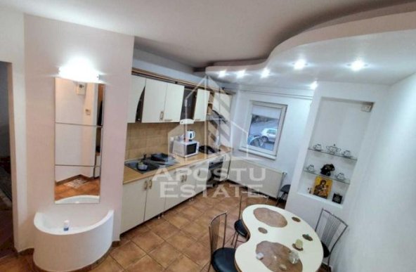 Apartament cu 3 camere, decomandat,centrala proprie,Spitalul Judetean