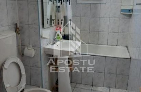 Apartament 3 camere , centrala proprie, zona Complexul studentesc