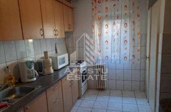 Apartament 3 camere , centrala proprie, zona Complexul studentesc