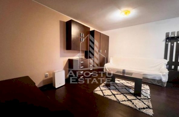 Apartament cu 2 camere, centrala proprie, loc de parcare, zona Olimpia