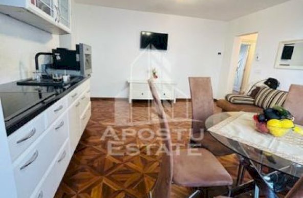 Apartament cu 3 camere, open space, in zona Lipovei