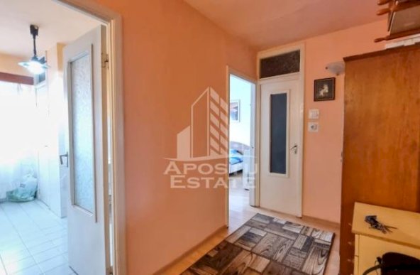 Apartament 2 camere, decomandat, zona Calea Lipovei