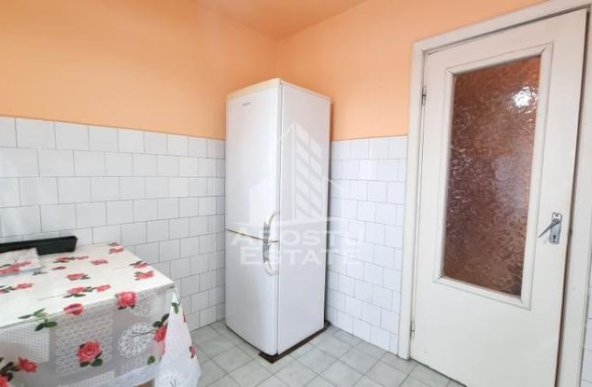 Apartament 2 camere, decomandat, zona Calea Lipovei