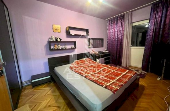 Apartament 3 camere,etaj 2,centrala proprie,zona Simion Barnutiu