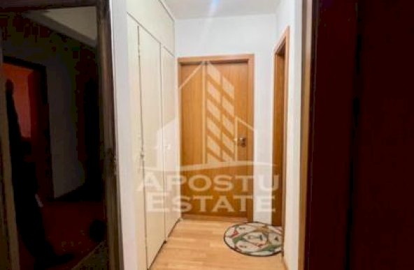 Apartament 3 camere,etaj 2,centrala proprie,zona Simion Barnutiu