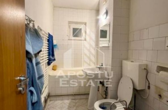 Apartament 3 camere,etaj 2,centrala proprie,zona Simion Barnutiu