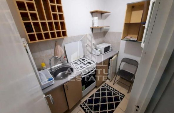 Apartament cu o camera, in zona Circumvalatiunii