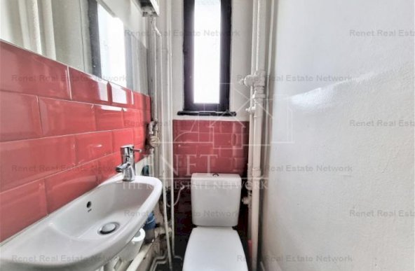 Apartament 3 camere, central, curte interioara